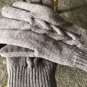 Isotoner Winter Gloves